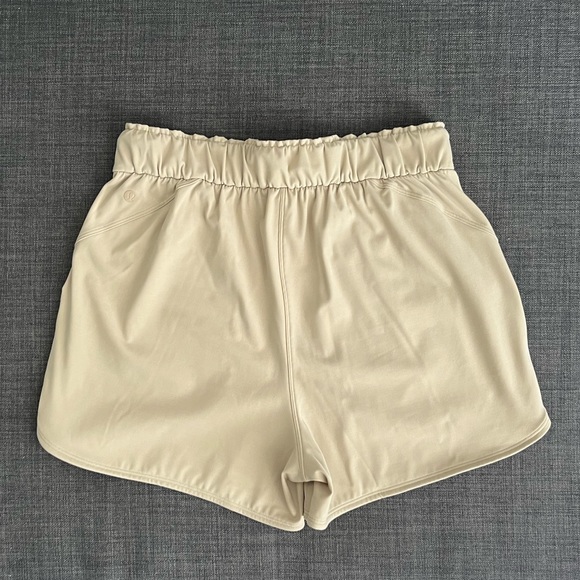Lululemon Stretch High Rise Short 3.5” - Picture 6 of 12